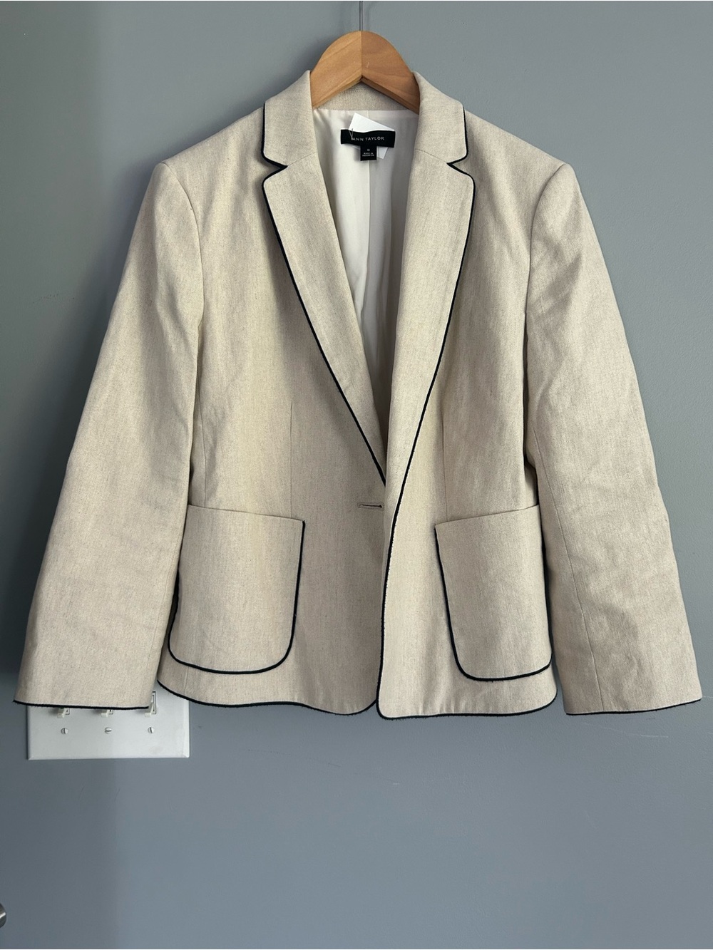 Ann Taylor Cream Blazer with Navy Piping Linen and cotton